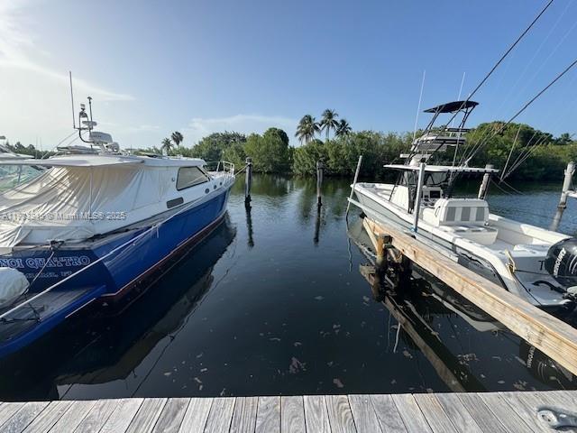 Подробнее   /   кв.футов $ 2025-10-28 0 Фото