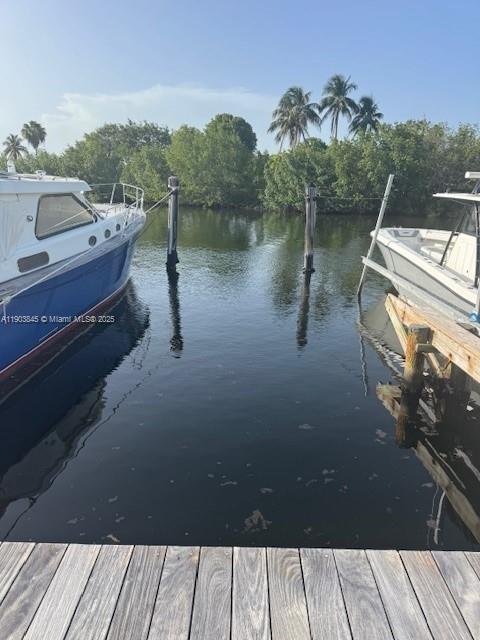 Подробнее   /   кв.футов $ 2025-10-28 0 Фото