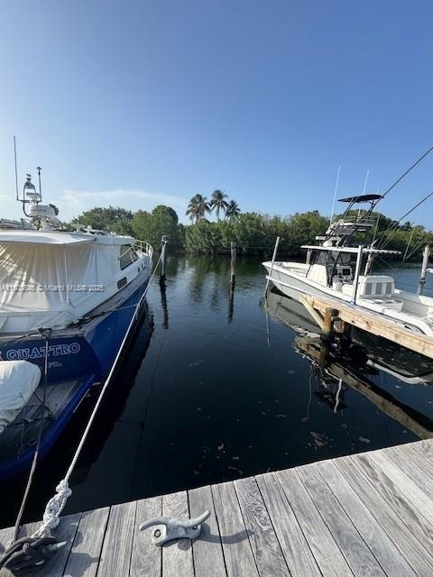 Подробнее   /   кв.футов $ 2025-10-28 0 Фото