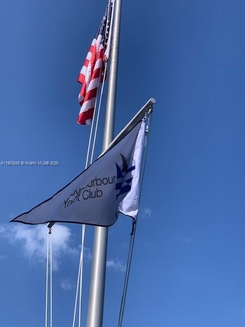 Подробнее   /   кв.футов $ 2025-10-28 0 Фото