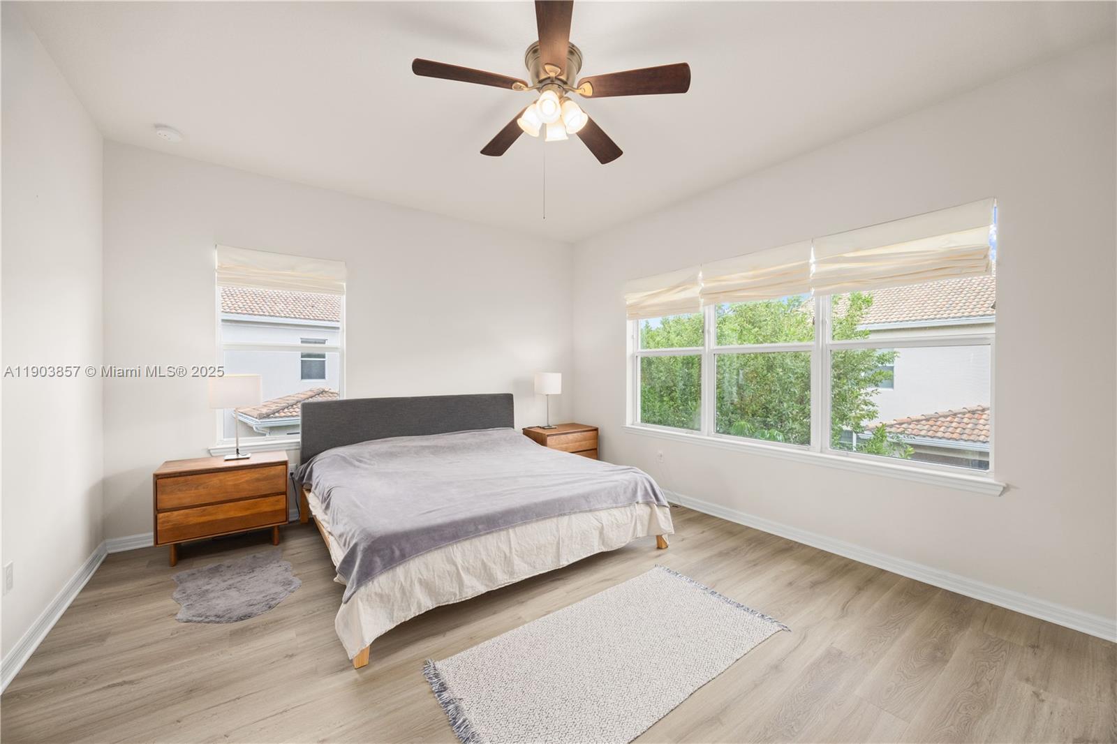 Ver detalles 4103 3 / 3 1769 sq. ft. $ 2025-10-28 0 foto