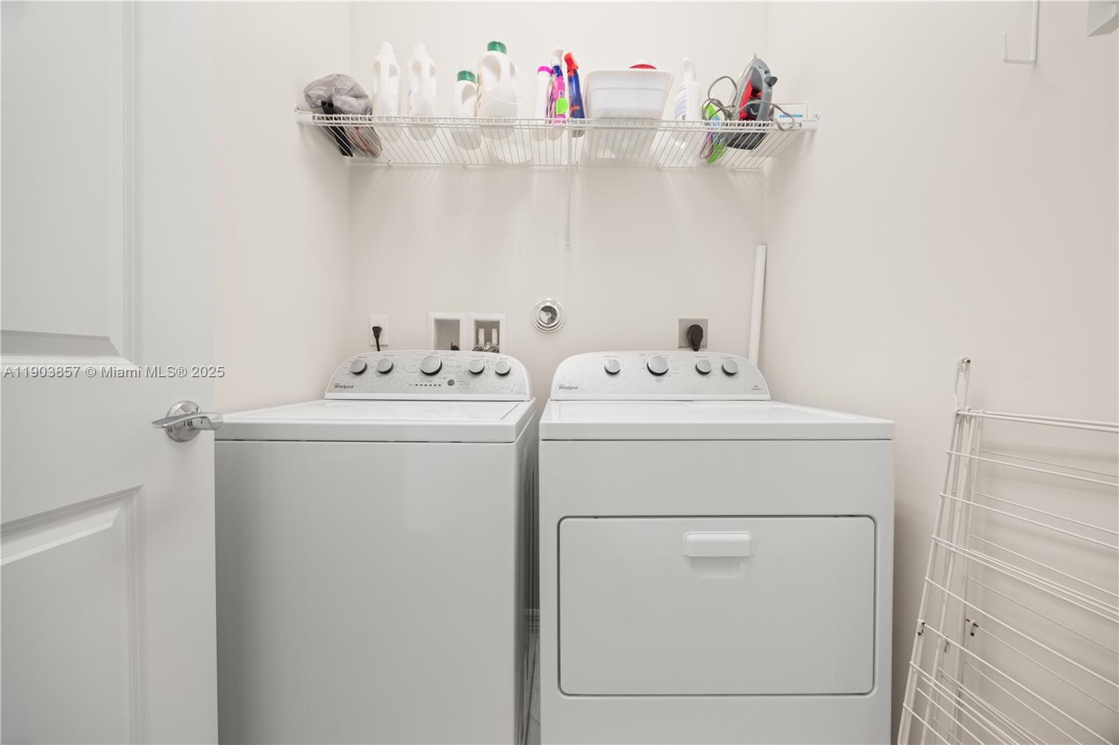 Ver detalles 4103 3 / 3 1769 sq. ft. $ 2025-10-28 0 foto