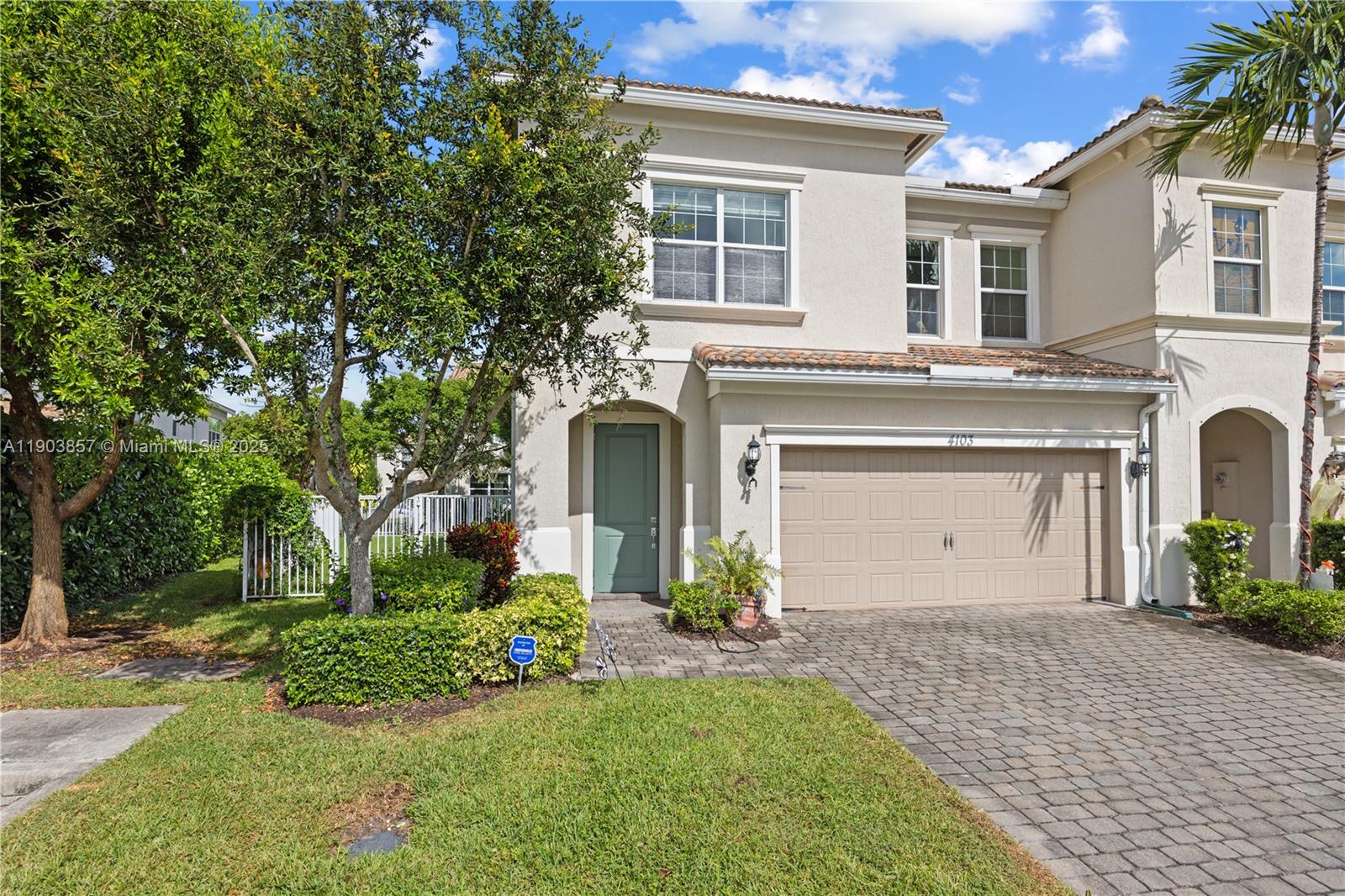 Ver detalles 4103 3 / 3 1769 sq. ft. $ 2025-10-28 0 foto