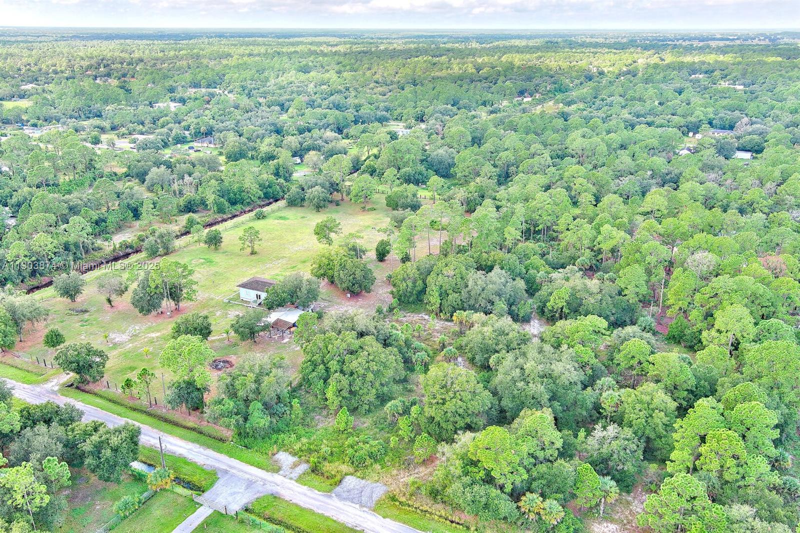 See details   /   sq. ft. $ 2025-10-28 0 Photo