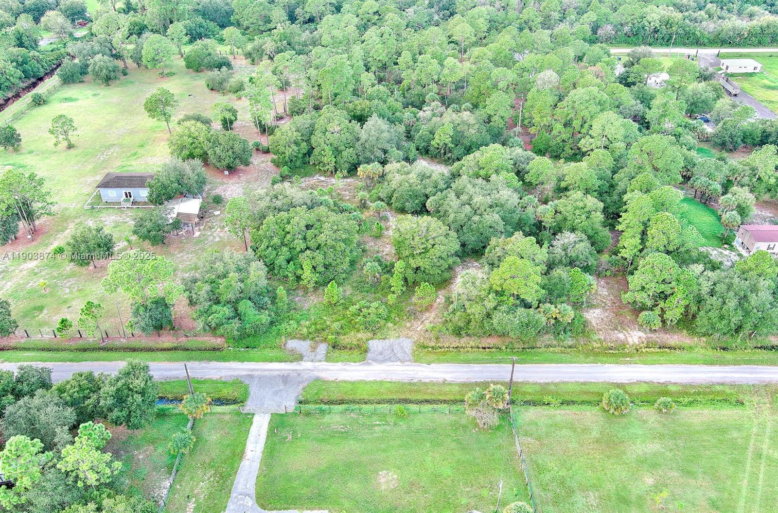 See details   /   sq. ft. $ 2025-10-28 0 Photo