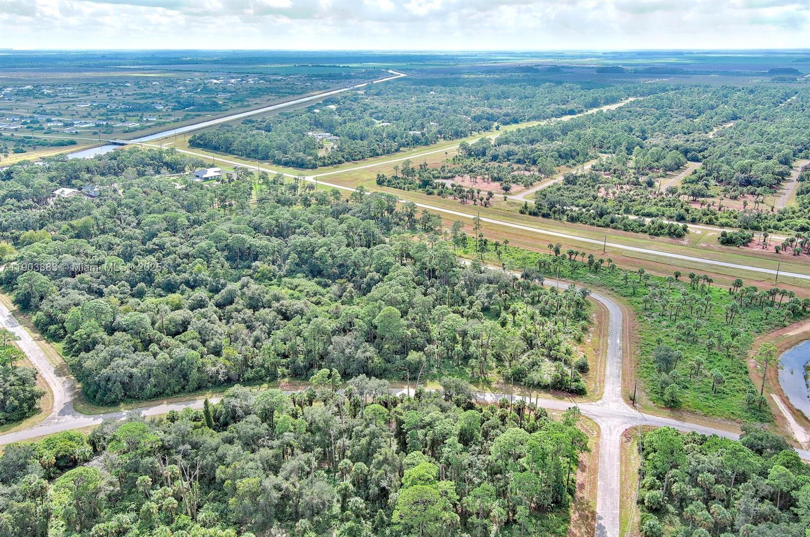 See details   /   sq. ft. $ 2025-10-28 0 Photo