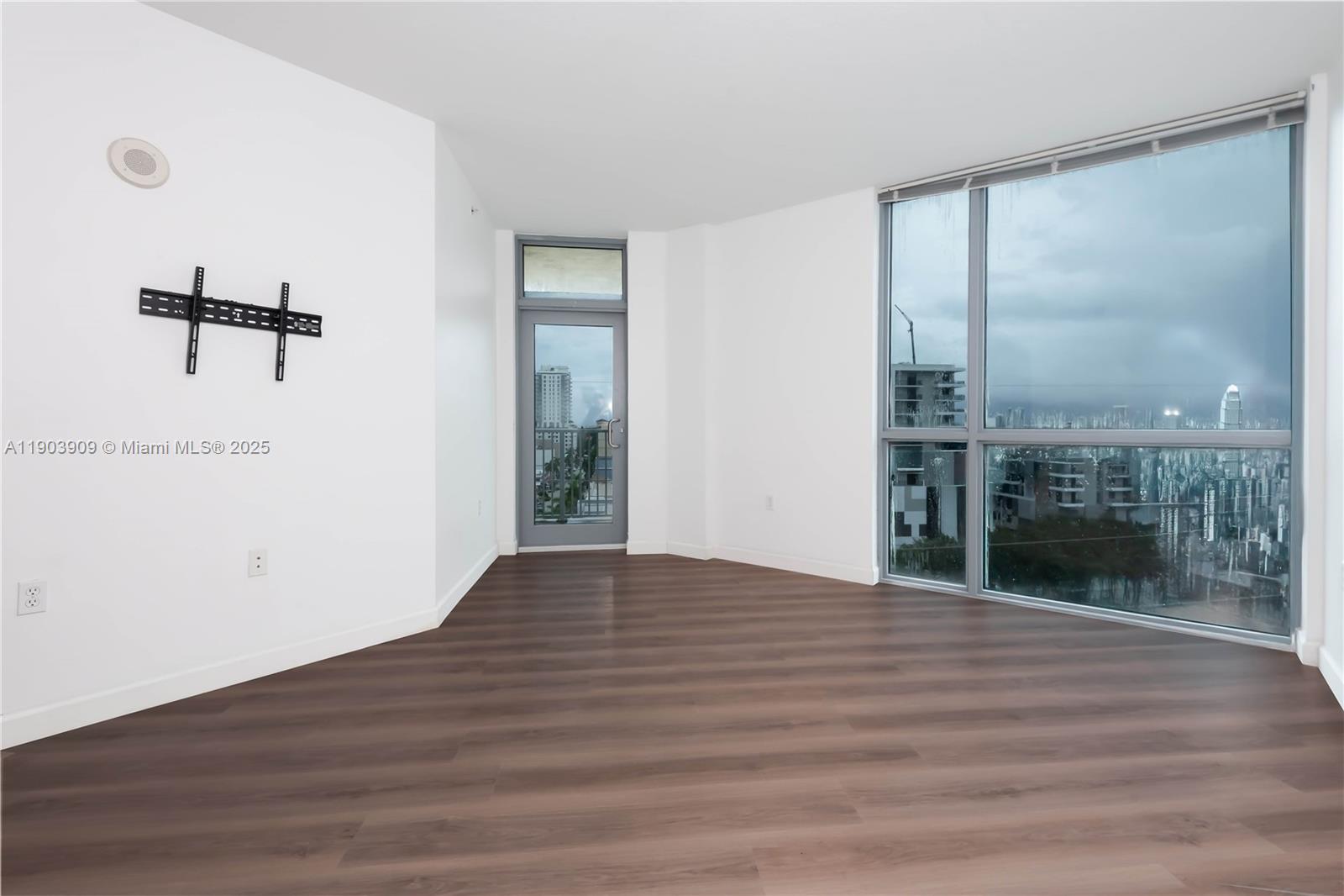 Photo of 140 Dixie Hwy  #827, Hollywood, Florida, 33020 -