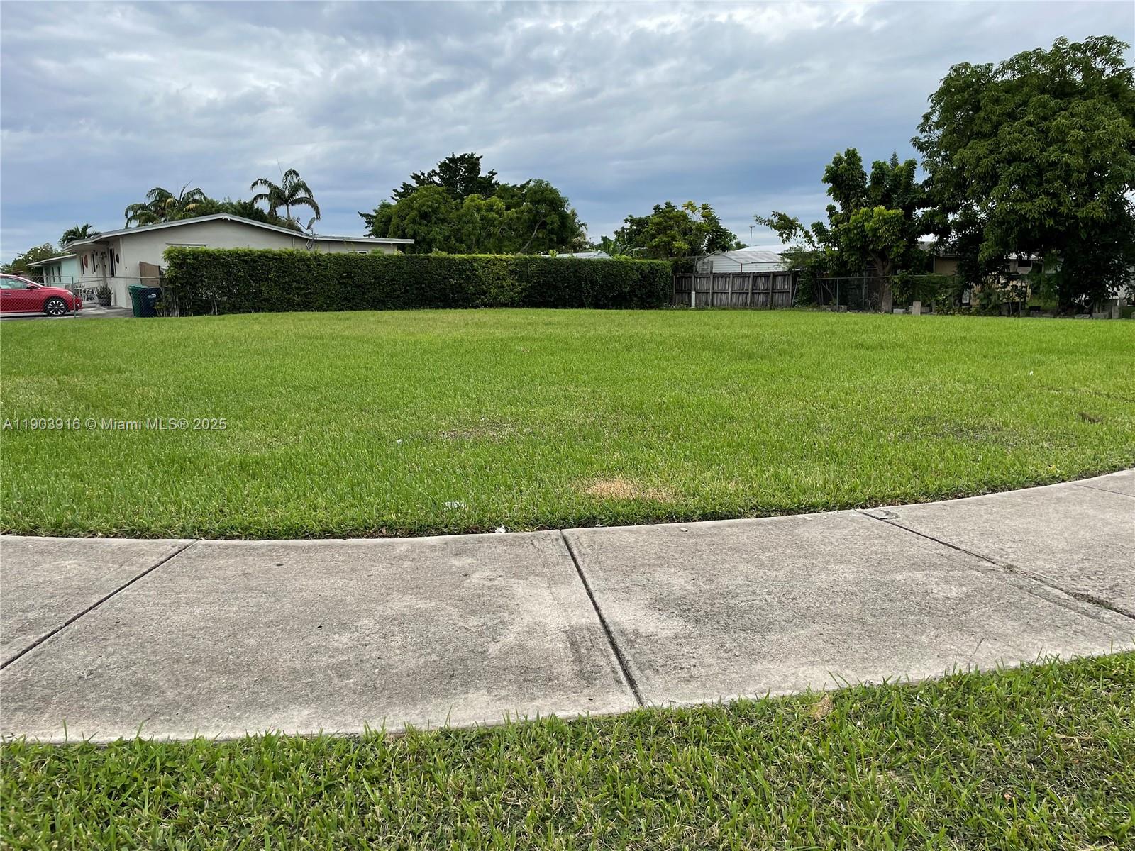   /   sq. ft. $ 2025-10-28 0 foto