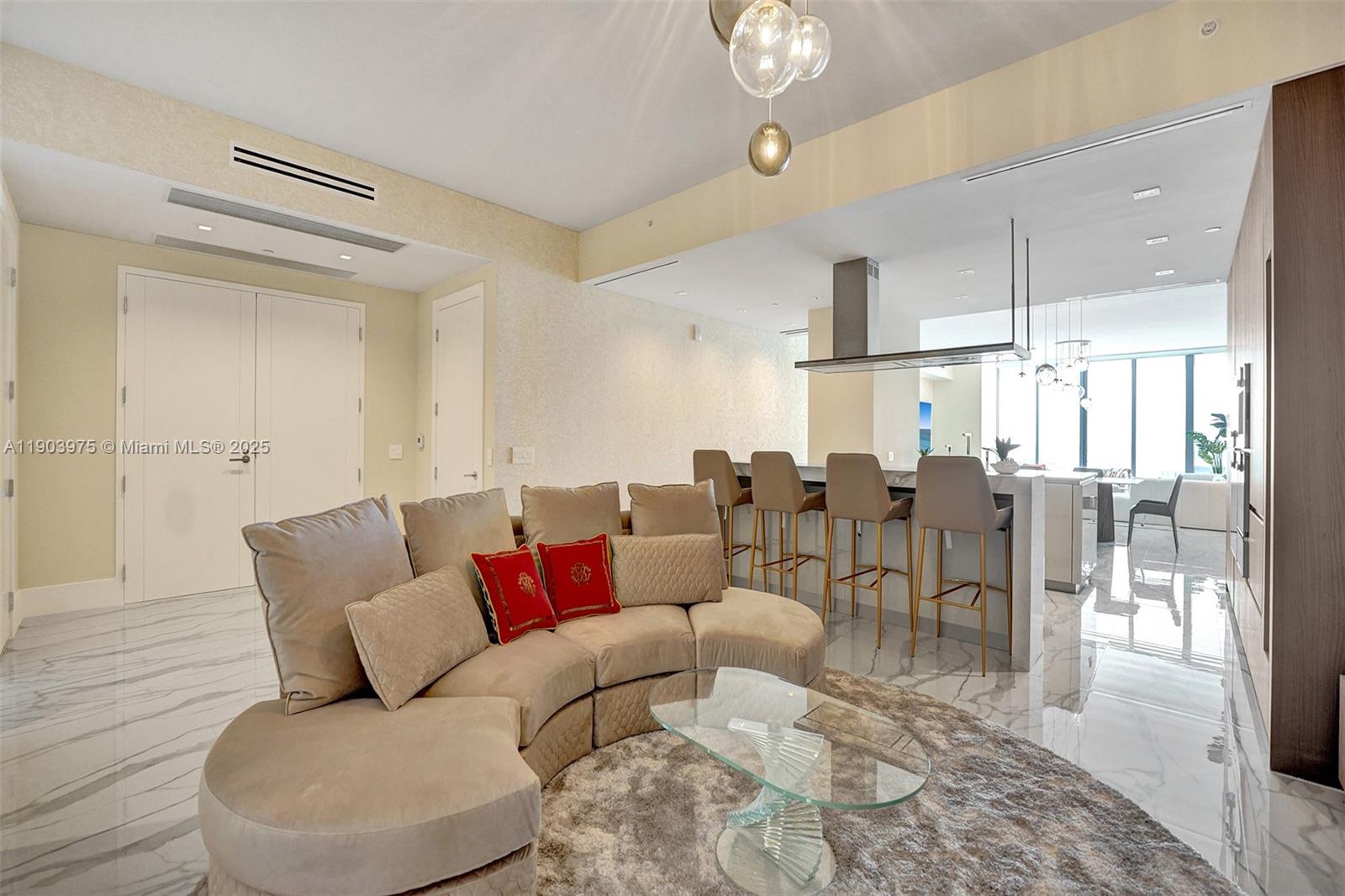 1902 3 / 5  sq. ft. $ 2025-11-20 0 Photo