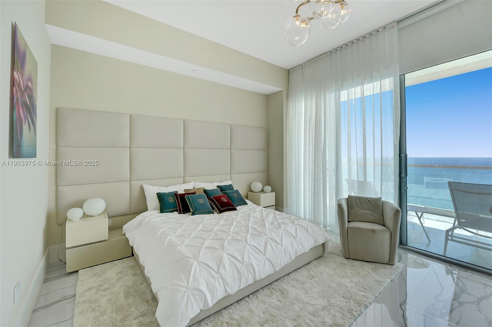 1902 3 / 5  sq. ft. $ 2025-11-20 0 Photo