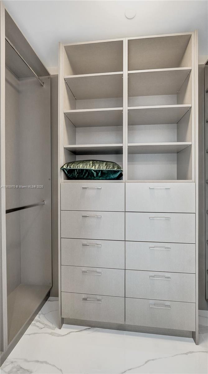 1902 3 / 5  sq. ft. $ 2025-11-20 0 Photo