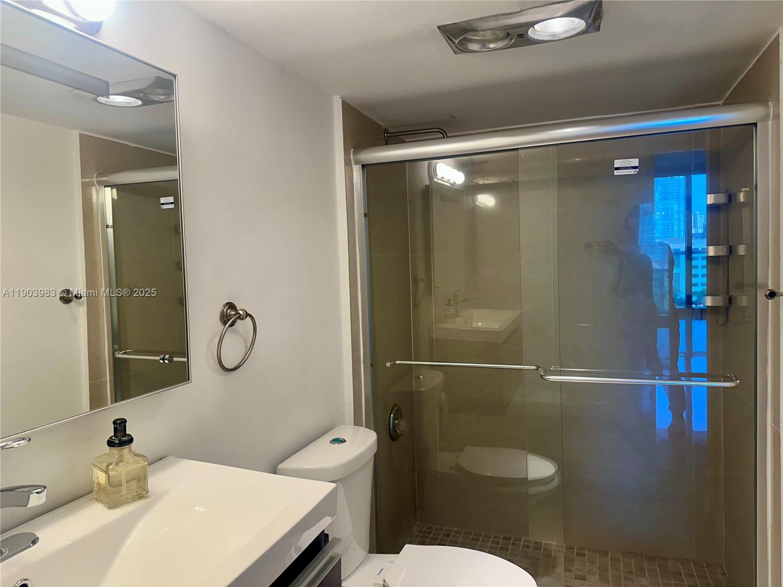 1230 1 / 2 991 sq. ft. $ 2025-10-28 0 Photo