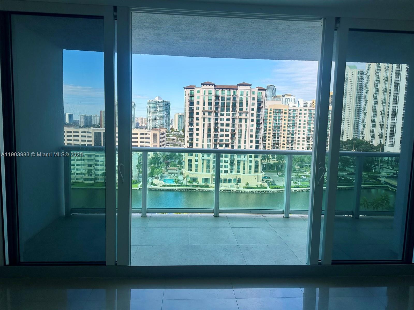 1230 1 / 2 991 sq. ft. $ 2025-10-28 0 Photo