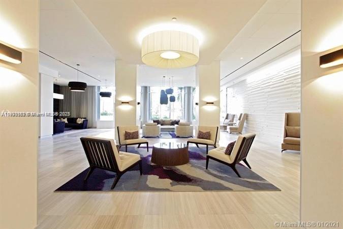 1230 1 / 2 991 sq. ft. $ 2025-10-28 0 Photo