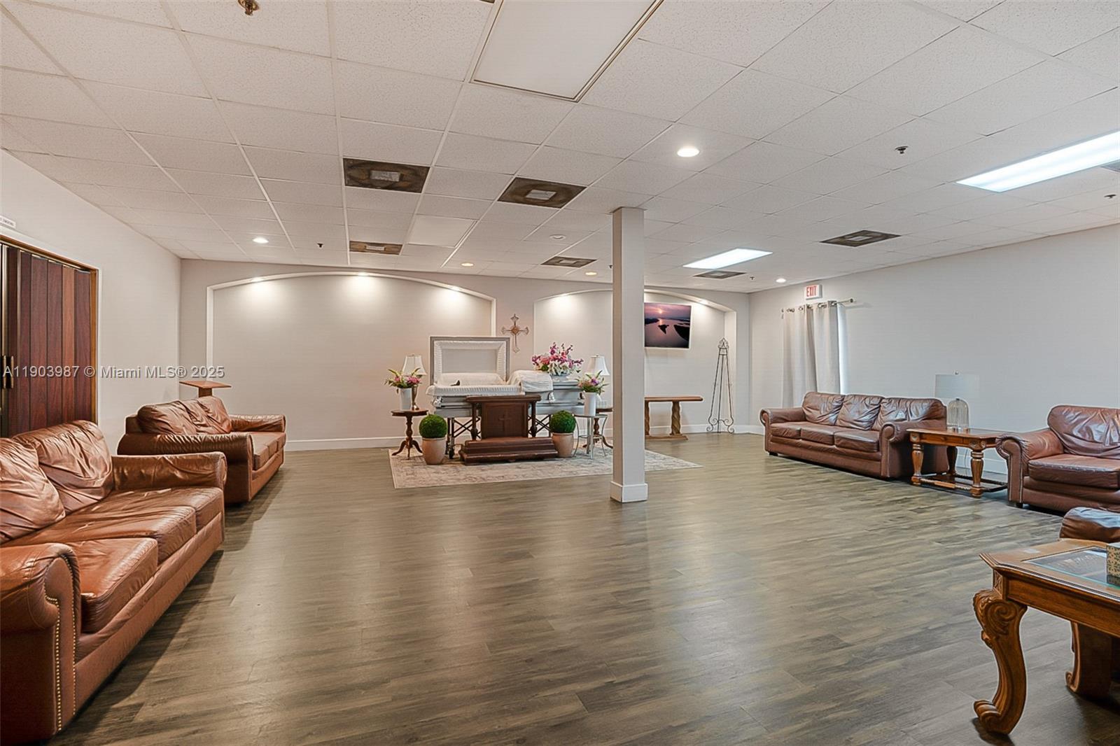 Ver detalles   /   sq. ft. $ 2025-10-28 0 foto