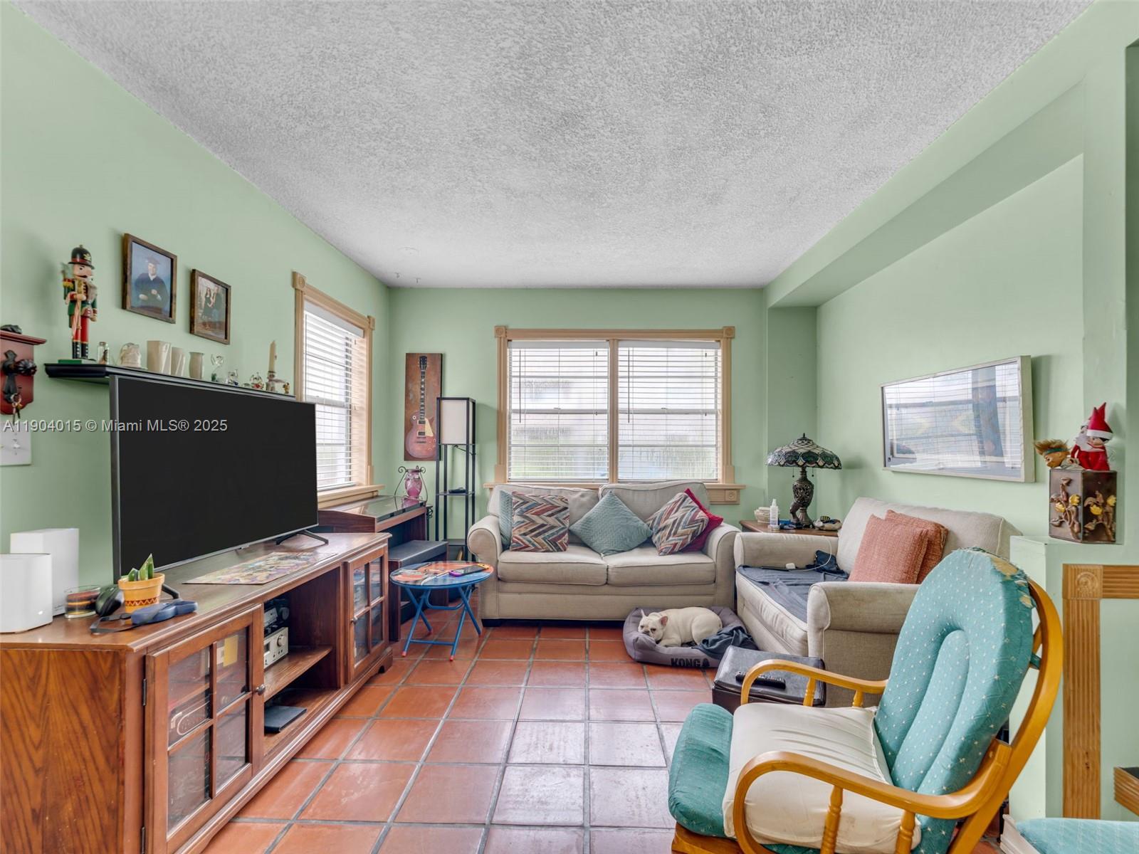 Подробнее   /  2646 кв.футов $ 2025-10-28 0 Фото