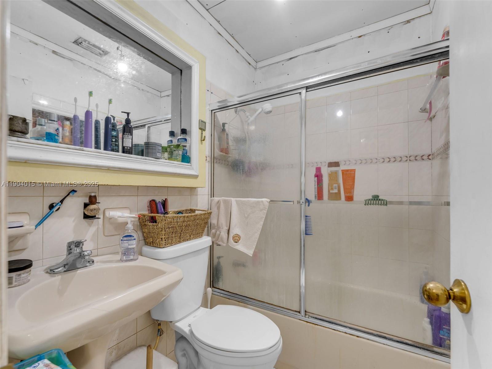 Подробнее   /  2646 кв.футов $ 2025-10-28 0 Фото