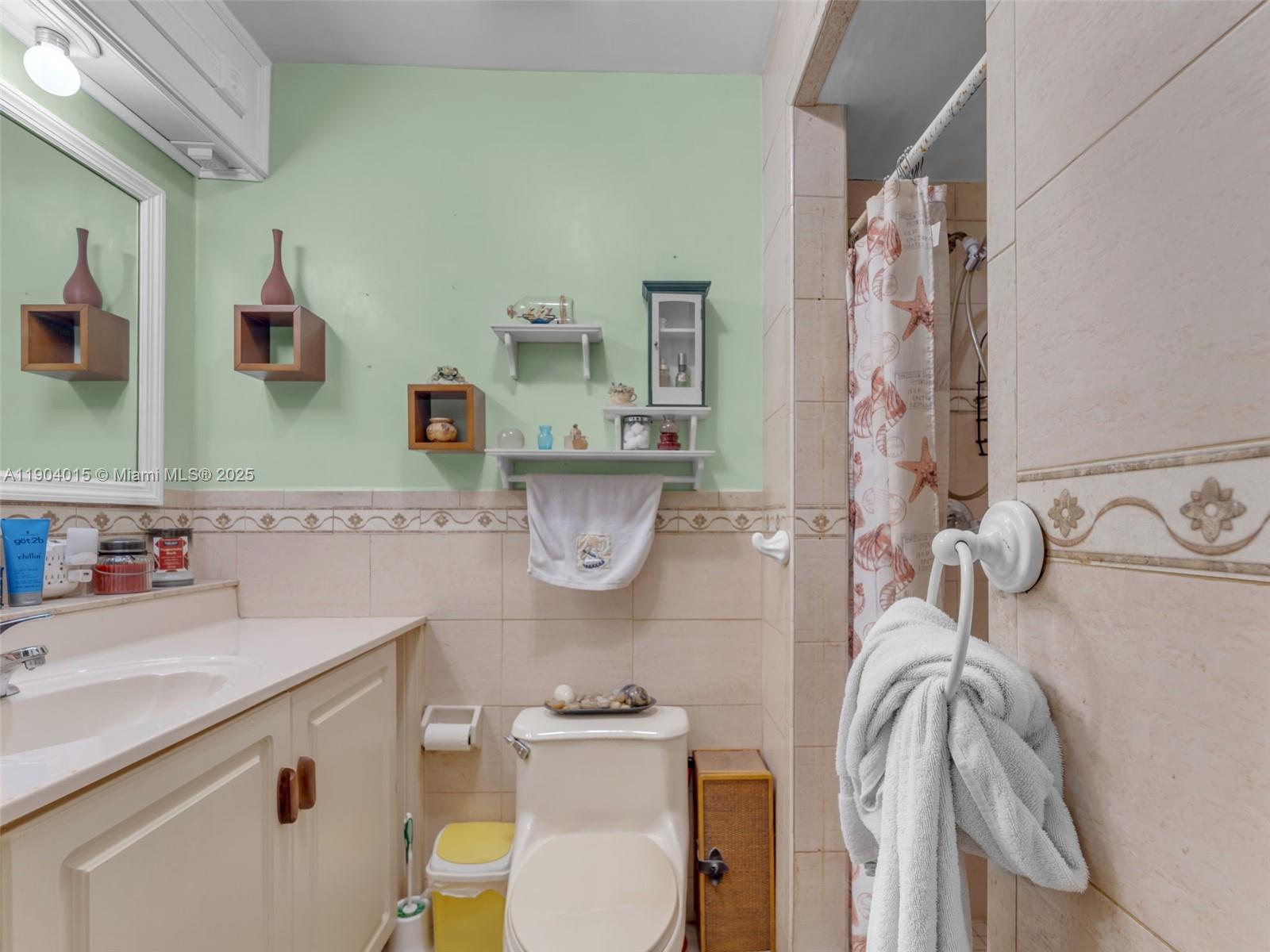 Подробнее   /  2646 кв.футов $ 2025-10-28 0 Фото