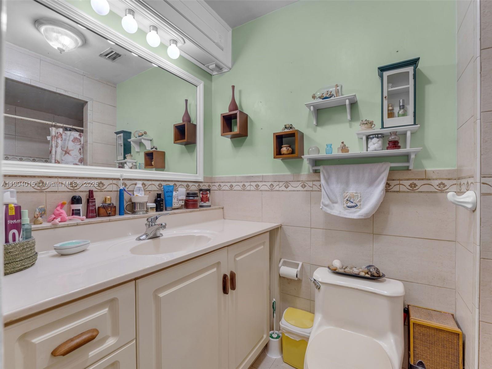 Подробнее   /  2646 кв.футов $ 2025-10-28 0 Фото