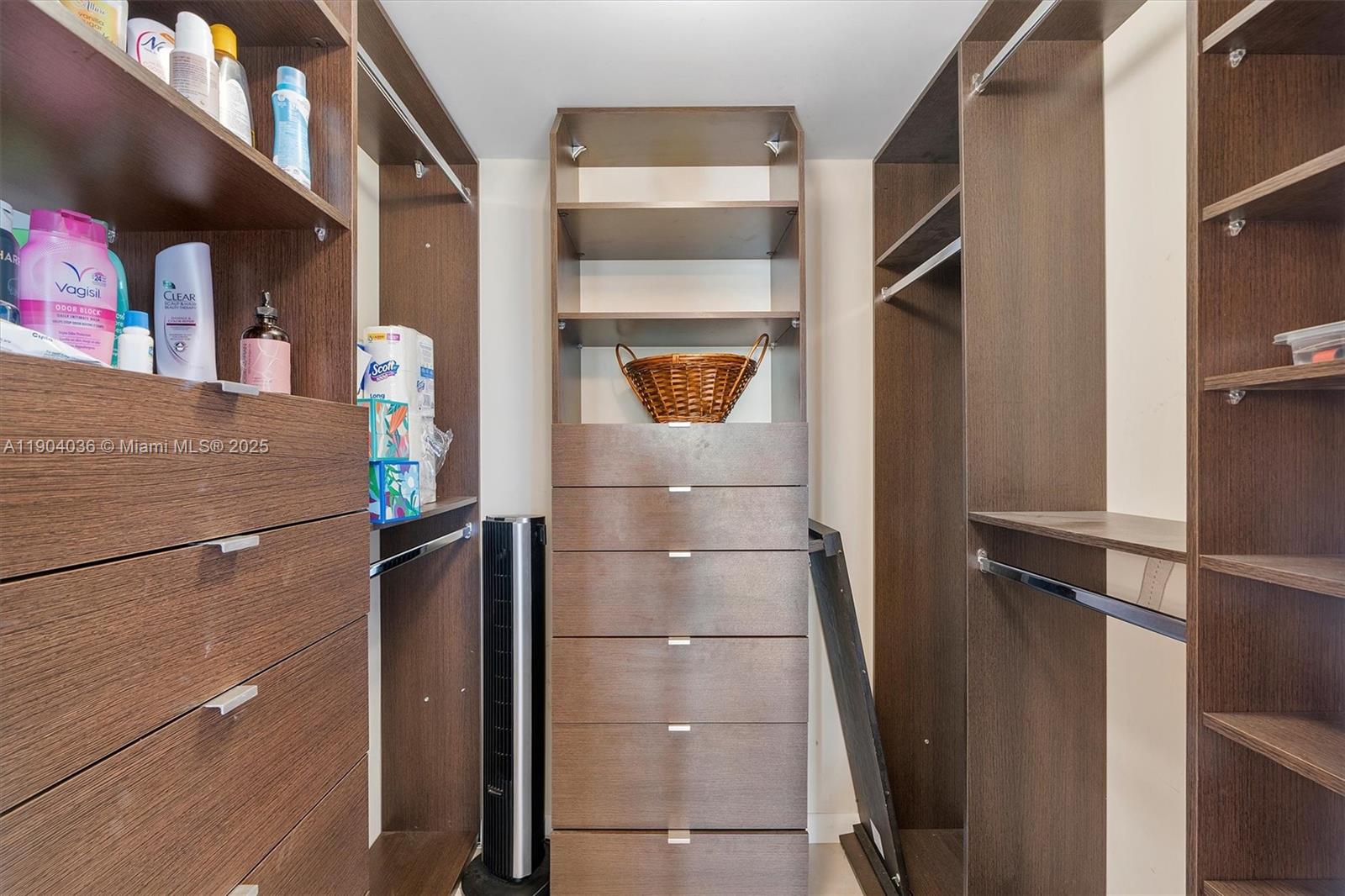 See details 1120 2 / 2 1488 sq. ft. $ 2025-10-28 0 Photo