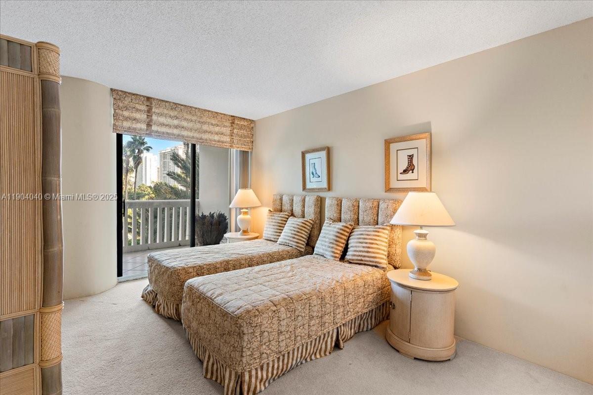 See details 609 2 / 3 2630 sq. ft. $ 2025-10-28 0 Photo