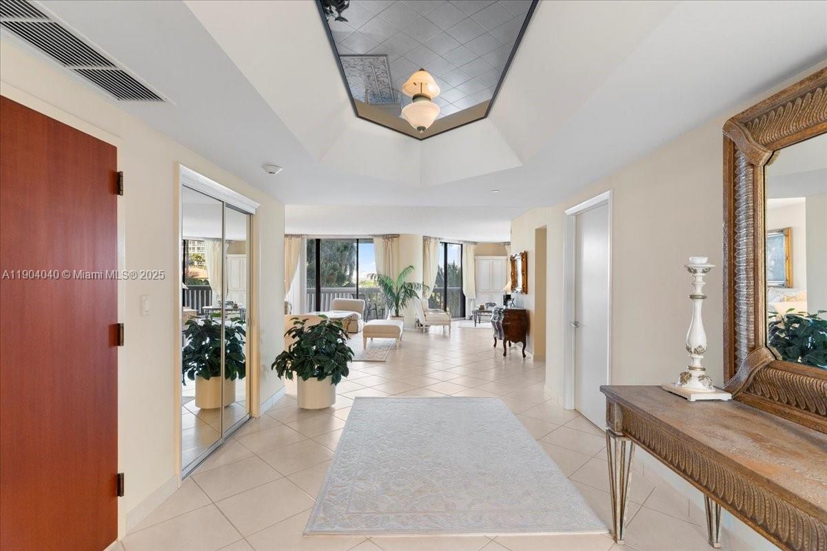 See details 609 2 / 3 2630 sq. ft. $ 2025-10-28 0 Photo