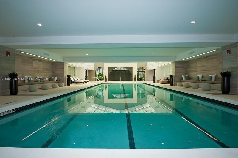 See details 609 2 / 3 2630 sq. ft. $ 2025-10-28 0 Photo