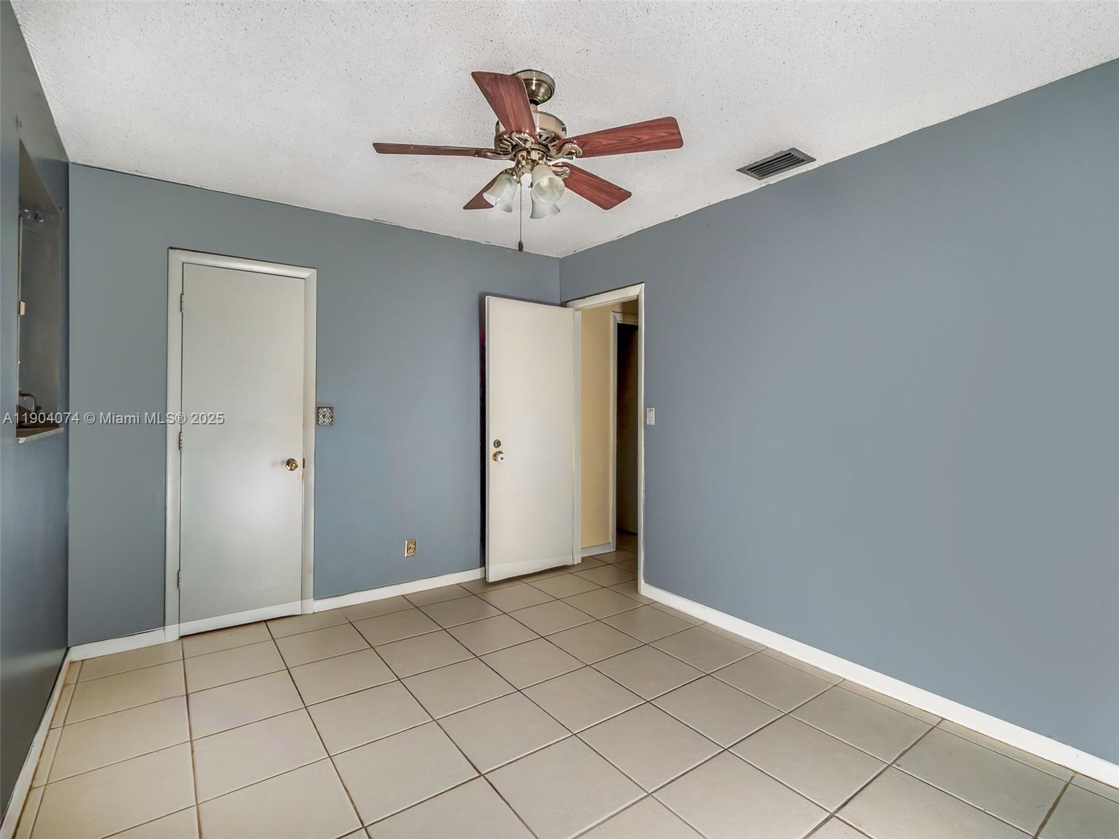 See details / 1849 sq. ft. $ 2025-10-28 0 Photo