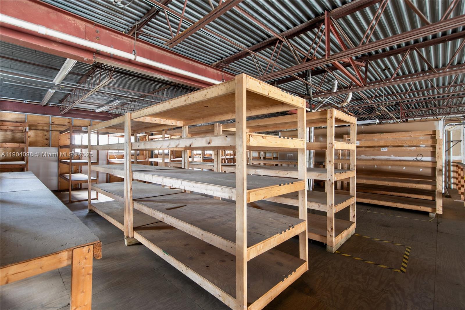 See details   /   sq. ft. $ 2025-10-28 0 Photo