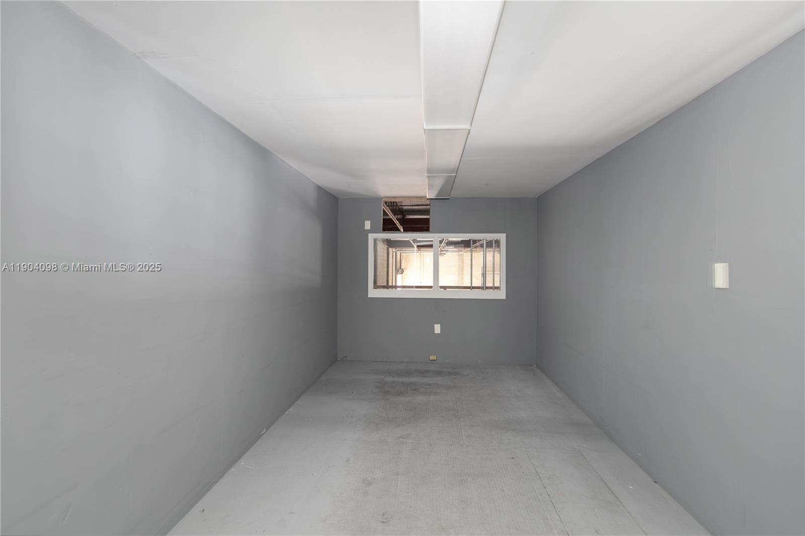 See details   /   sq. ft. $ 2025-10-28 0 Photo