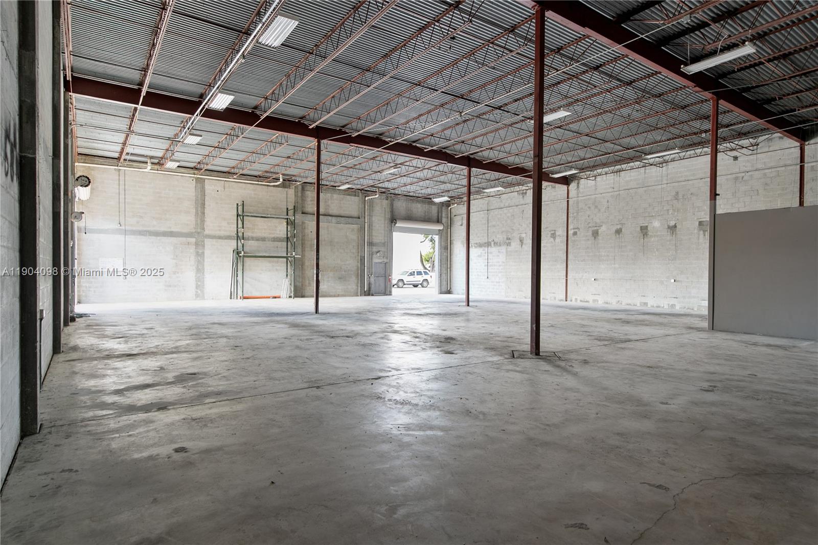 See details   /   sq. ft. $ 2025-10-28 0 Photo