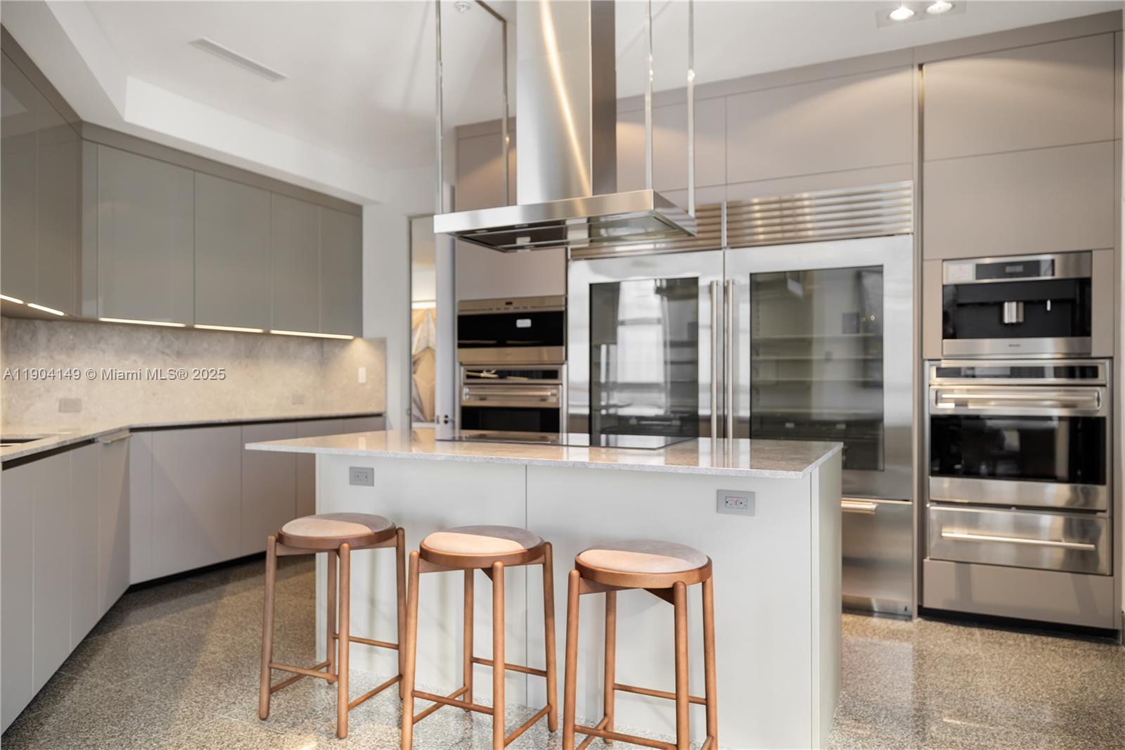 TS-1 5 / 5 5727 sq. ft. $ 2025-10-28 0 foto