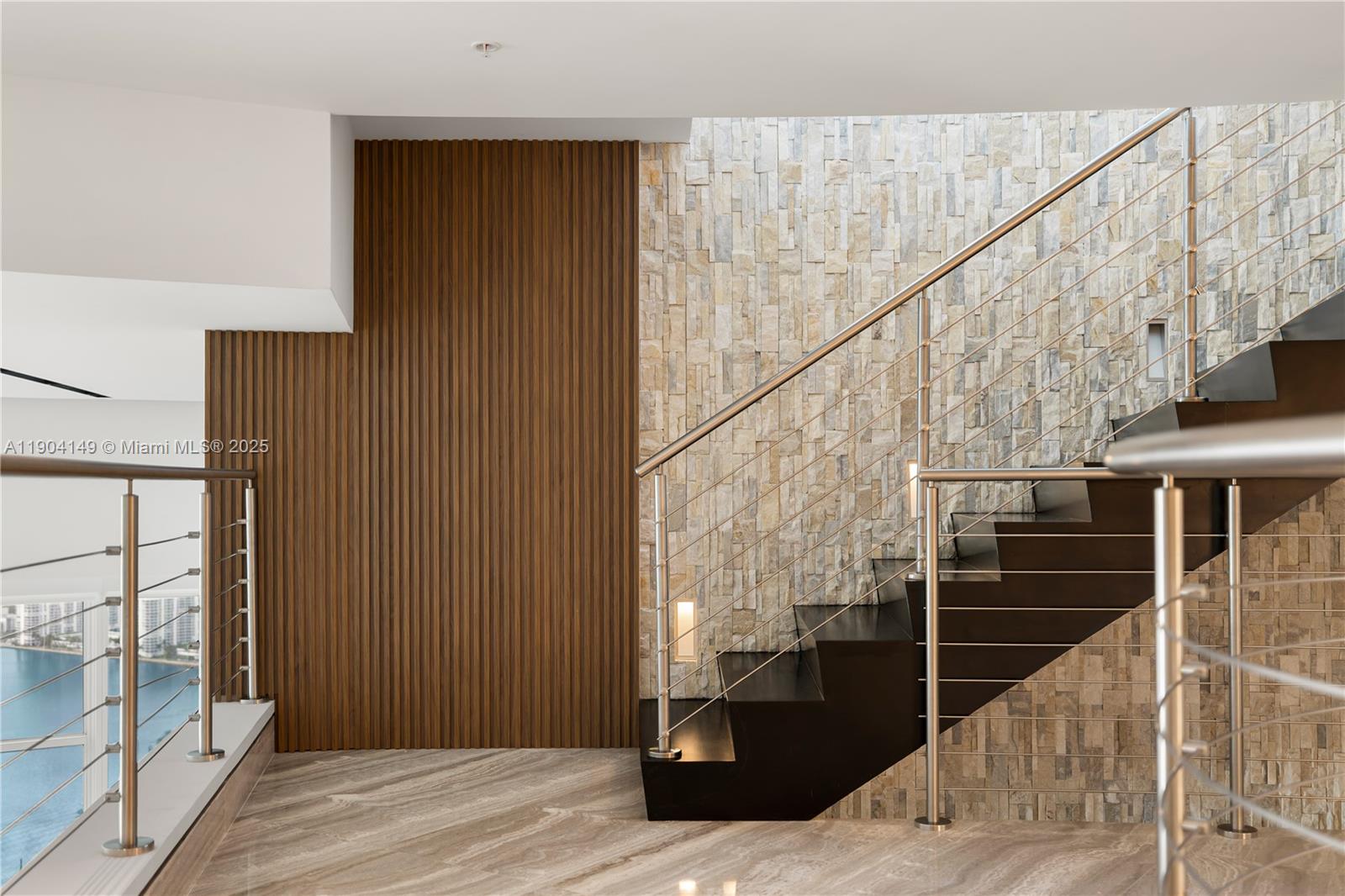 TS-1 5 / 5 5727 sq. ft. $ 2025-10-28 0 foto