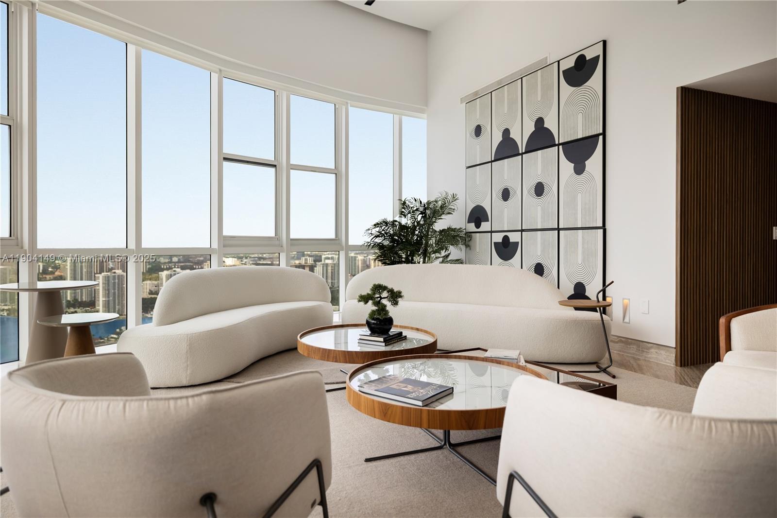 TS-1 5 / 5 5727 sq. ft. $ 2025-10-28 0 foto