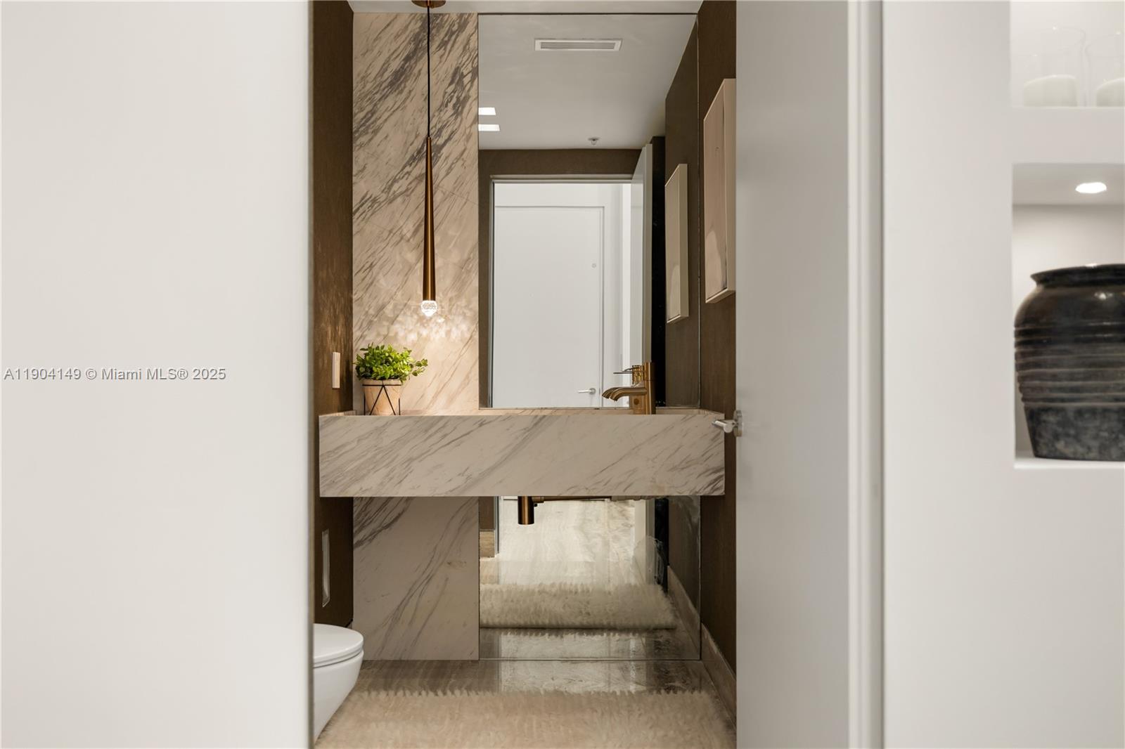 TS-1 5 / 5 5727 sq. ft. $ 2025-10-28 0 foto