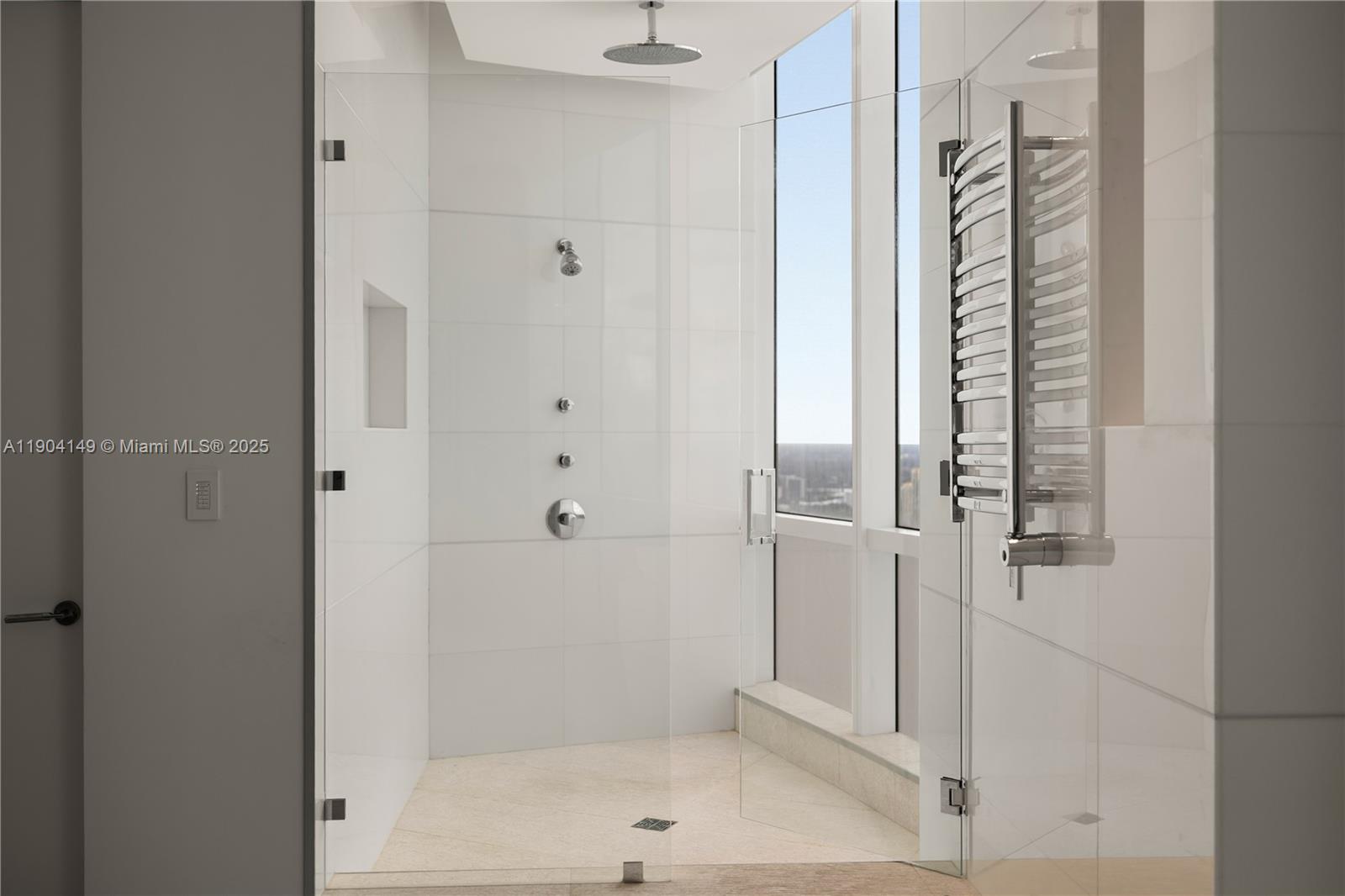 TS-1 5 / 5 5727 sq. ft. $ 2025-10-28 0 foto