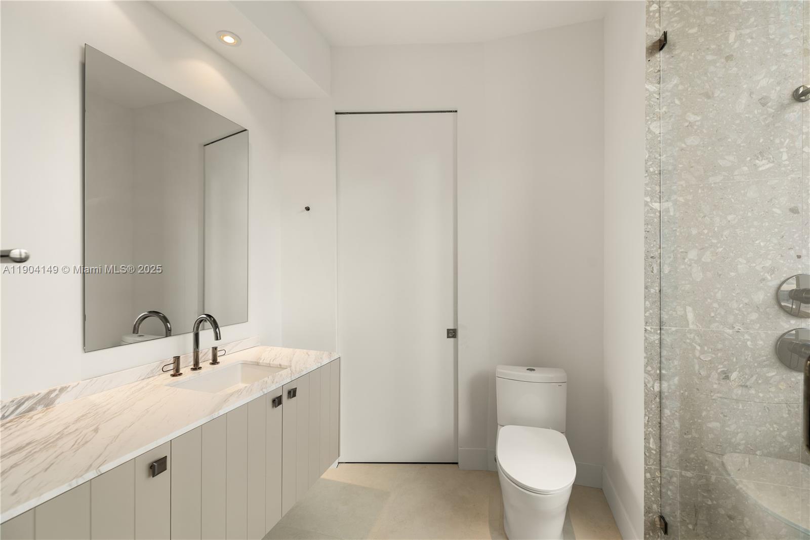 TS-1 5 / 5 5727 sq. ft. $ 2025-10-28 0 foto