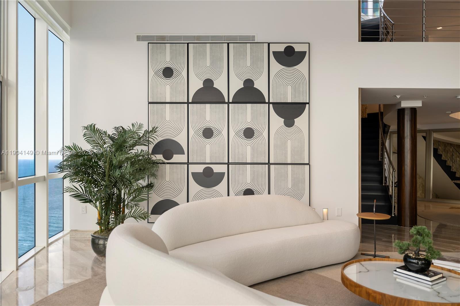 TS-1 5 / 5 5727 sq. ft. $ 2025-10-28 0 foto