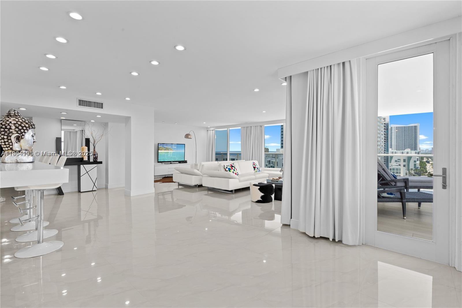 Photo of 2751 Ocean Dr  #N8PH, Hollywood, Florida, 33019 - 