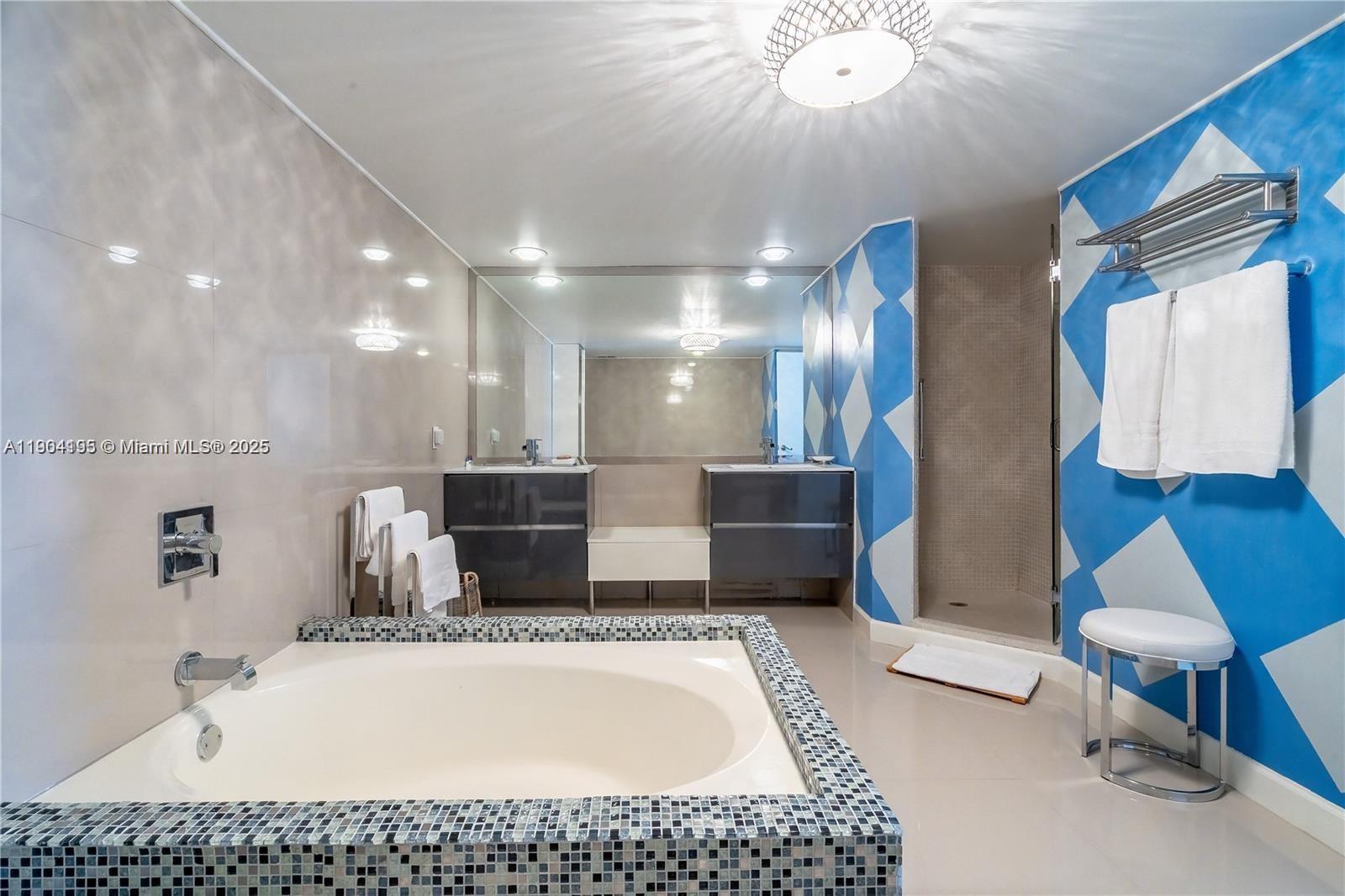 Photo of 2751 Ocean Dr  #N8PH, Hollywood, Florida, 33019 - 