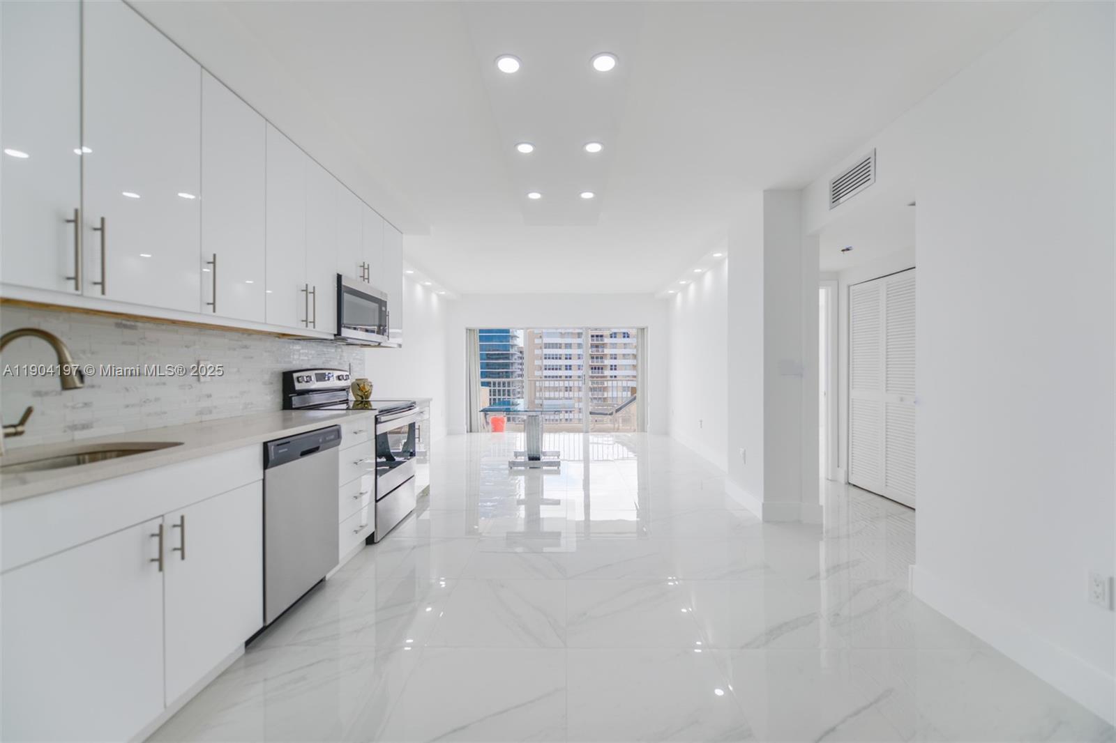 19A 1 / 2 870 sq. ft. $ 2025-10-28 0 Photo