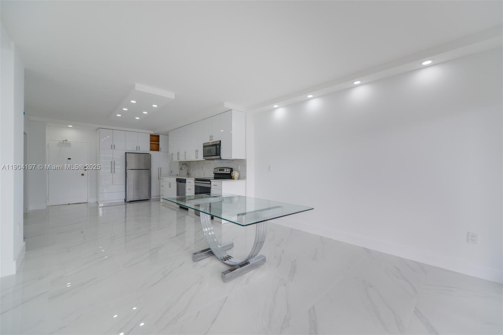 19A 1 / 2 870 sq. ft. $ 2025-10-28 0 Photo