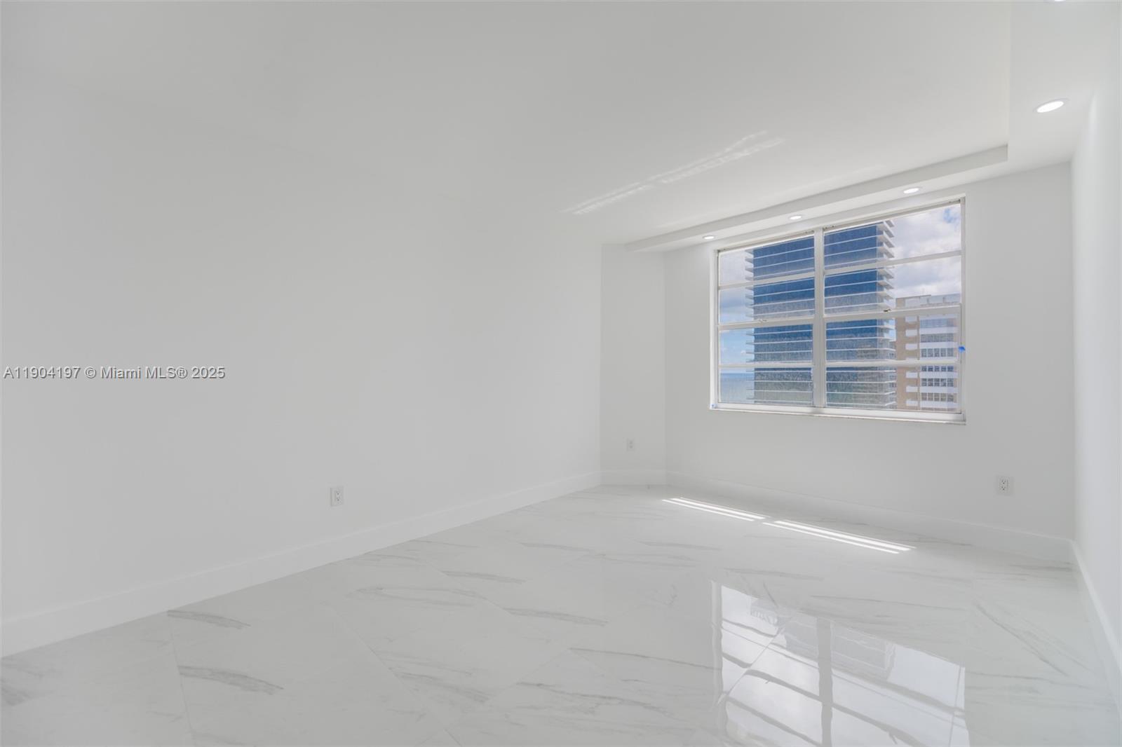 19A 1 / 2 870 sq. ft. $ 2025-10-28 0 Photo