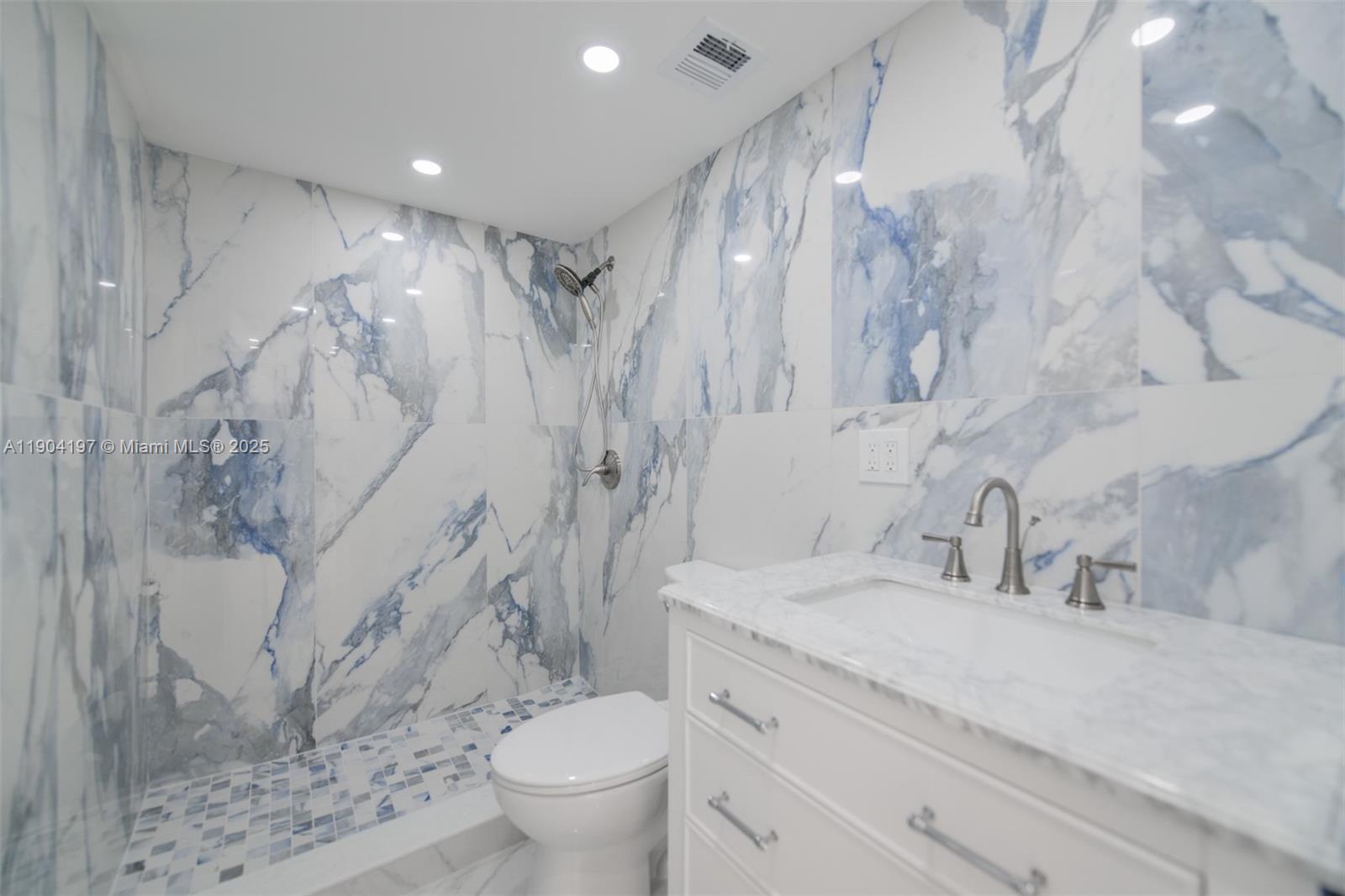 19A 1 / 2 870 sq. ft. $ 2025-10-28 0 Photo