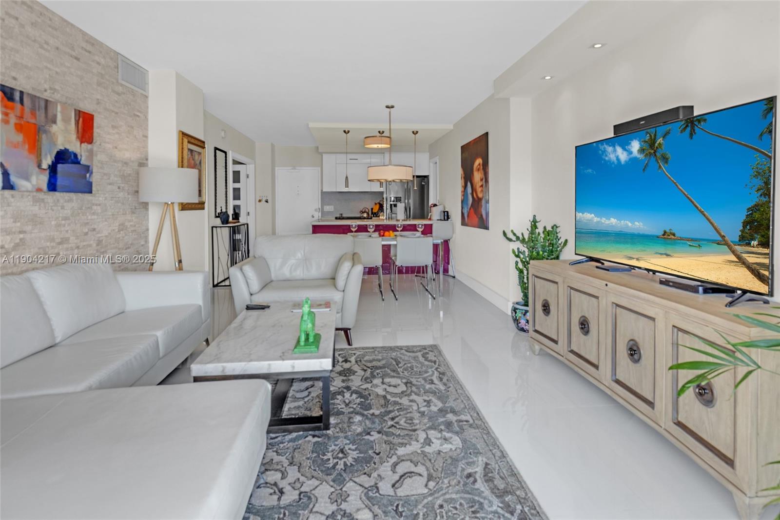 22N 2 / 2 870 sq. ft. $ 2025-10-28 0 Photo