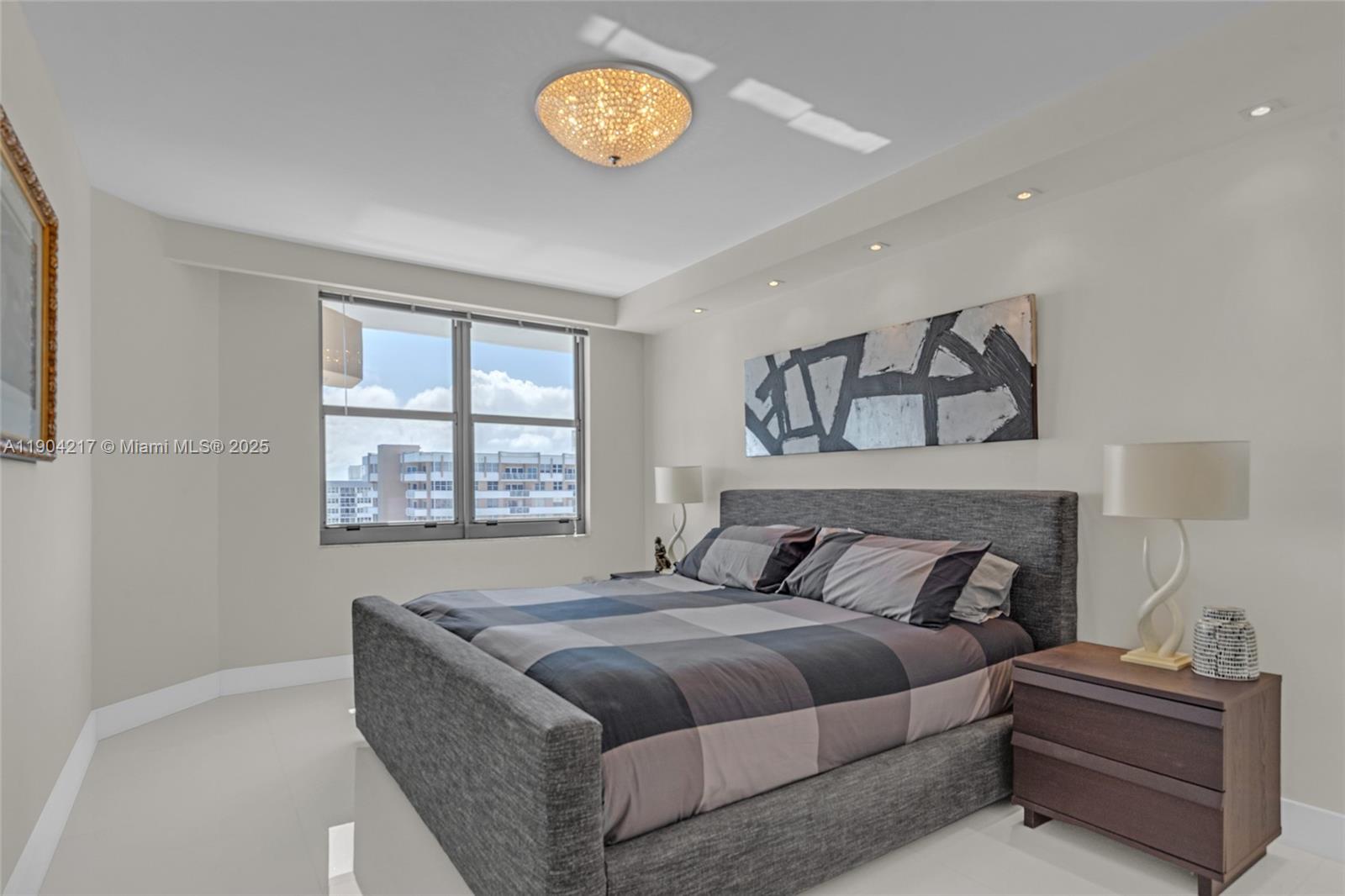 22N 2 / 2 870 sq. ft. $ 2025-10-28 0 Photo