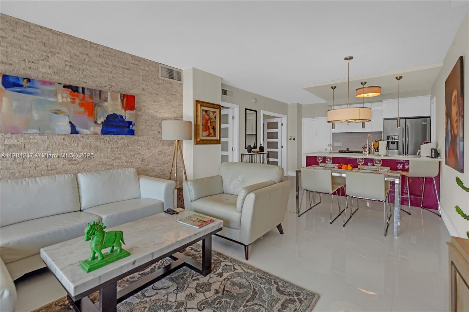 22N 2 / 2 870 sq. ft. $ 2025-10-28 0 Photo