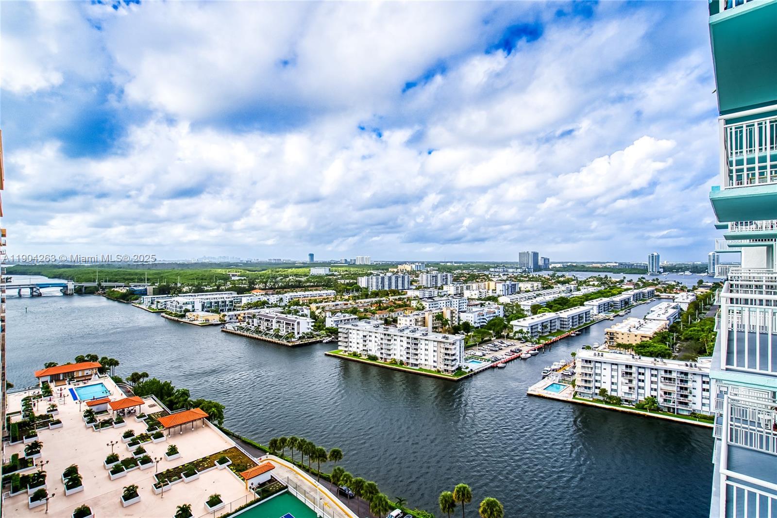 See details 2208 2 / 2 1233 sq. ft. $ 2025-10-28 0 Photo