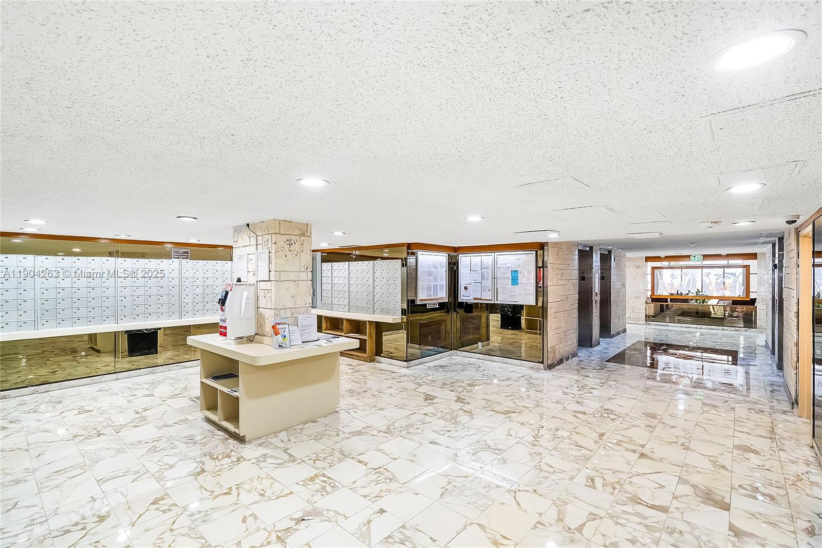 See details 2208 2 / 2 1233 sq. ft. $ 2025-10-28 0 Photo