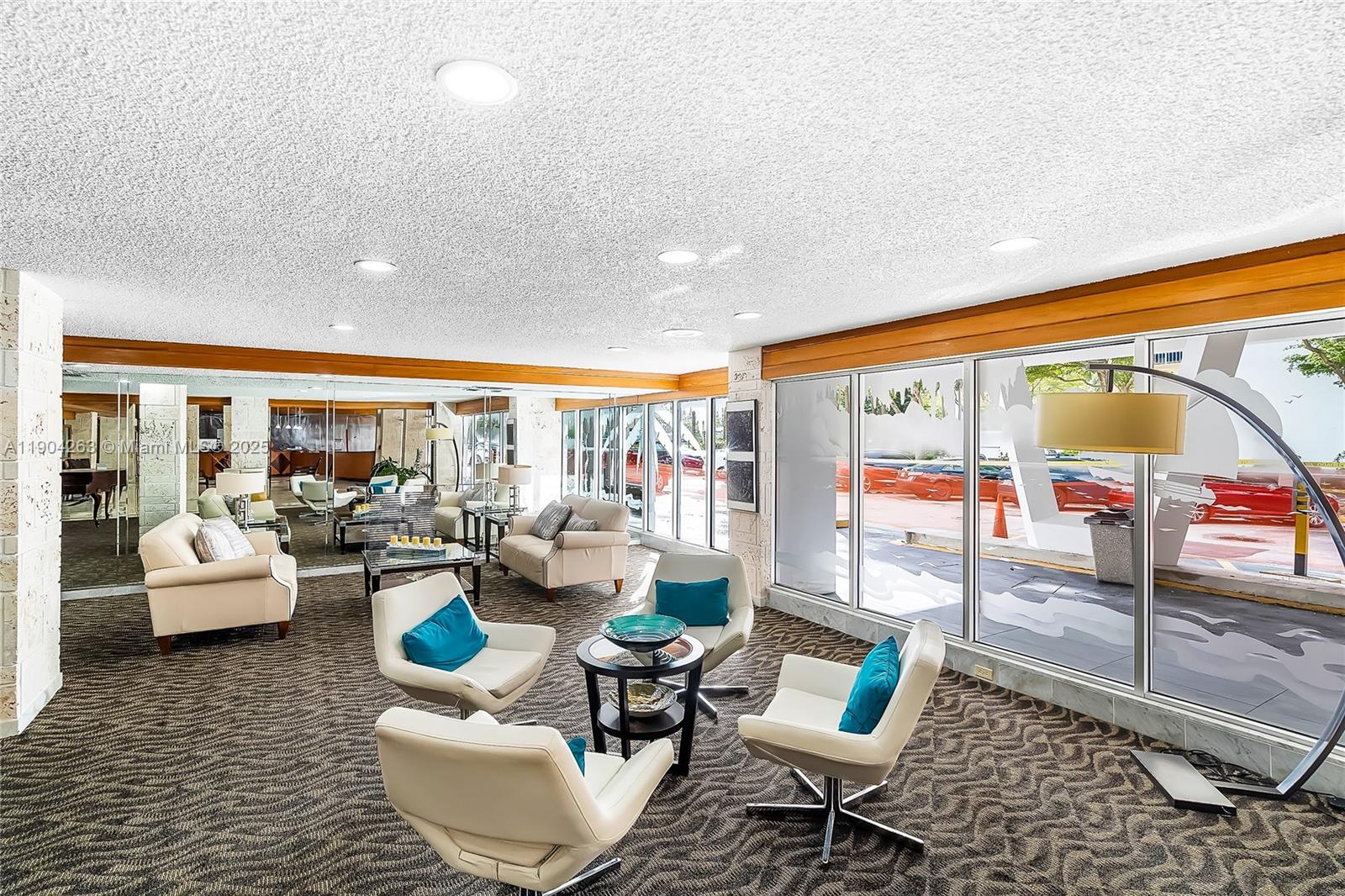 See details 2208 2 / 2 1233 sq. ft. $ 2025-10-28 0 Photo